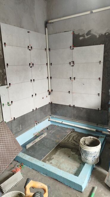 Укладка плитки: Резка плитки, Гидроизоляционные работы, Укладка плитки на откосы, окна, двери | Керамическая плитка, Керамогранитая плитка, Мозаичная плитка | Диагональная укладка, Горизонтальная укладка, Раскладка в разбежку Больше 6 лет опыта — 15