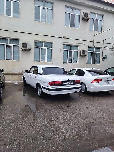 QAZ: GAZ-3110 Volga sedan - Kuzov: 4 qapılı sedan, ağ rəng - Mühərrik — 9