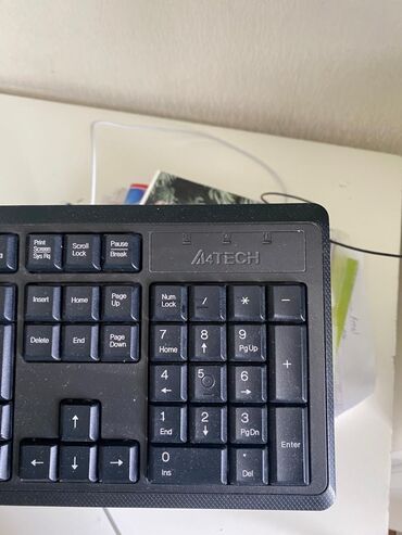 Masaüstü kompüterlər və iş stansiyaları: Komputer monitor ve aksesuarlar satillir 7 ay di almisam cox az — 16