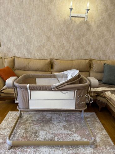 Beşiklər: Oğlan və qız üçün, Dördbucaq, Beşik, Dəstsiz, Matras ilə, Yellənmə mexanizm ilə — 9