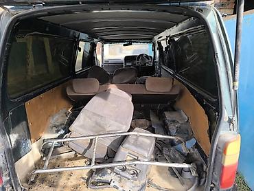 samurai bmw: Toyota Hiace: 2003 г., Автомат, Бензин, Бус — 5