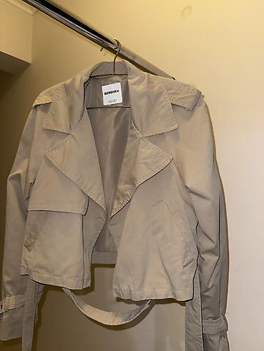 kisi plaslari trenc: Plaş, Bershka, S, rəng - Bej — 1