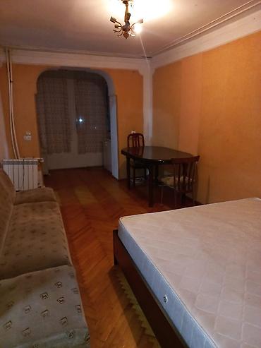 yaşmada: Yasamalda asan xidmetle uz uzə Kohnə tikili bina 4un 2i 1 otaqli orta — 4