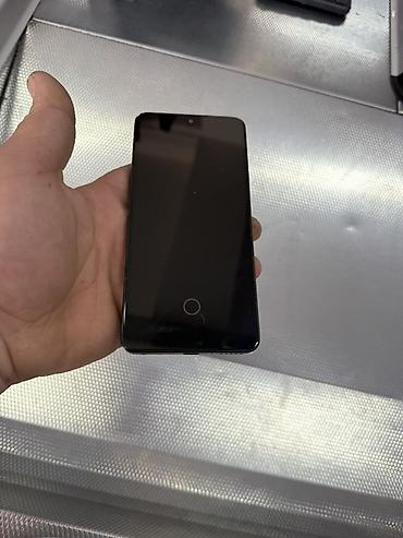 Мобильные телефоны: Xiaomi Redmi smartfon - Rəng: qara, parlaq arxa panel - Arxa kamera — 4