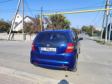 Honda: Honda Jazz: 2011 г., 1.3 л — 6