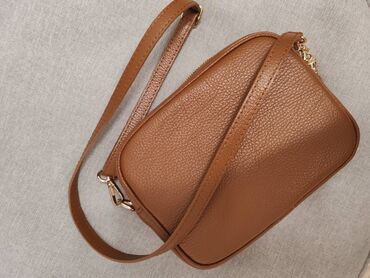 braon jakna xlu: Kožna torbica made in Italy
Braon boja
Kao nova