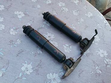 Auto delovi: Prednji amortizer Lada 7 Riva br.3a. Polovno, kao novo. Malo bilo na — 9