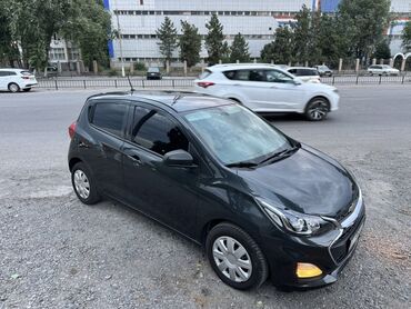 меняю доплатой мне: Хэтчбек Chevrolet Spark — это компактный городской автомобиль