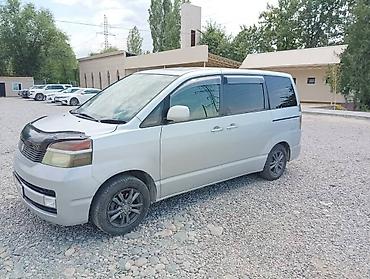 Voyah: Toyota Voxy: 2003 г., Автомат, Бензин, Вэн/Минивэн — 3