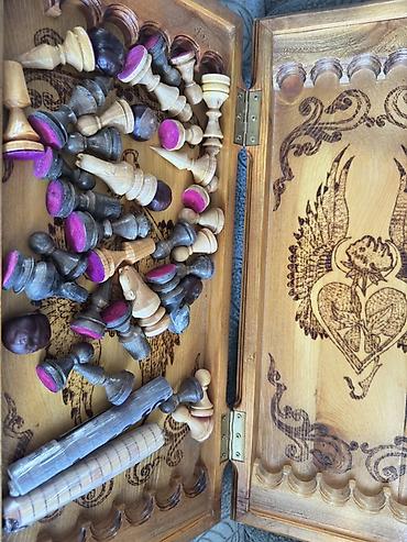 Шахматы: Резная деревянная шахматная доска-ларец Цена Договорная. - Материал — 6