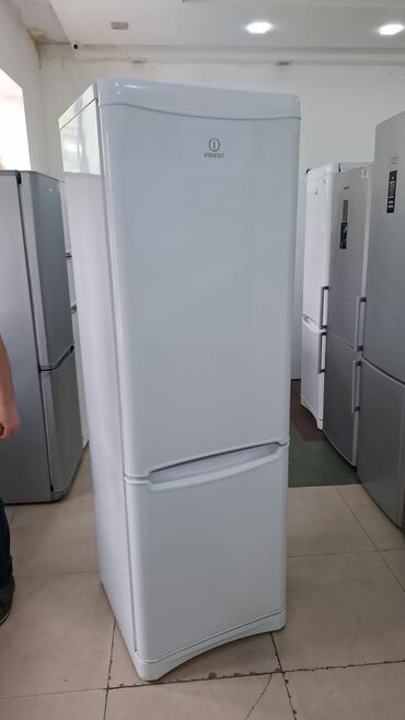 Микроволновки: 2 двери Indesit Холодильник Продажа, цвет - Белый