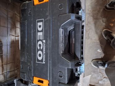зарядка для лазерного уровня: Лазерный уровень DECO Power Tools в прочном кейсе предназначен для