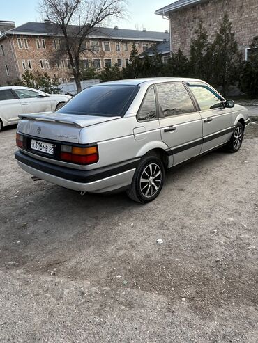 фольсваген минивен: Volkswagen Passat: 1991 г., 2 л, Механика, Бензин, Седан