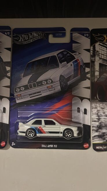 butun markalar: Hot Wheels Silver Series – 1992 BMW M3 die-cast model. -