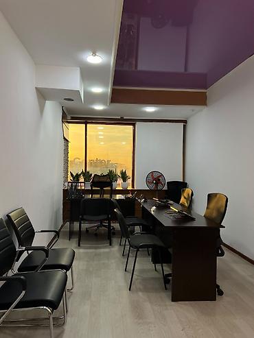 Сдаю Офисный кабинет: Сдаю Колл-центр, IT-компания, Авиакасса, 20 м², В торговом центре, С ремонтом, Первая линия, С парковкой, С высокими потолками