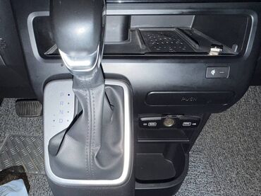 Hyundai: Hyundai Staria: 2022 г., 2.2 л, Автомат, Дизель, Минивэн — 13