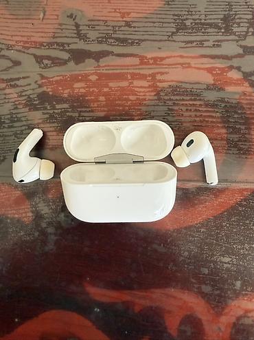 realmi buds: 100% ОРИГИНАЛ Пользовался около года, зарядку держит отлично — 1