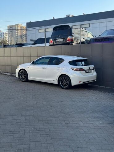 Lexus: Lexus CT: 2012 г., 1.8 л, Автомат, Бензин, Хэтчбэк