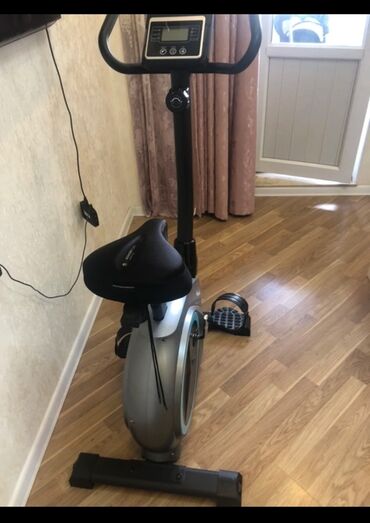Velotrenajorlar: Maşın tipi: Stasionar velotrenajor Xüsusiyyətlər: - Elektron