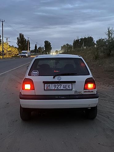 sprinter 4 4: Volkswagen Golf: 1993 г., 1.8 л, Механика, Хэтчбэк — 3