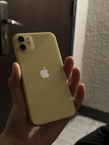 Apple iPhone: IPhone 11, Б/у, 128 ГБ, Зарядное устройство, Защитное стекло, Чехол, 71 %