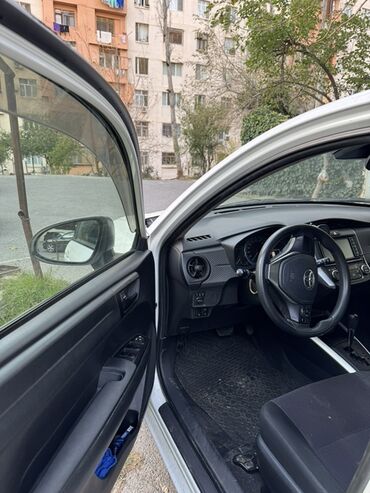 Toyota: Toyota Corolla Fielder Hybrid – ağ rəngli universaldır — 7