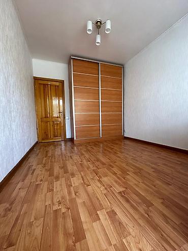 квартира в бишке: 3 комнаты, 80 м², Индивидуалка, 2 этаж — 4