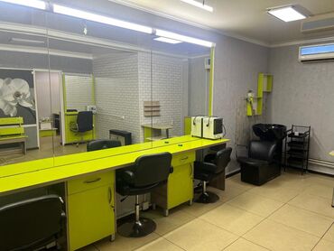 салон кабинет: Продается четыре зеркало с тумбой и подсветкой, 2 тумбочки, 2 at lalafo.kg салон кабинет: Продается четыре зеркало с тумбой и подсветкой, 2 тумбочки, 2