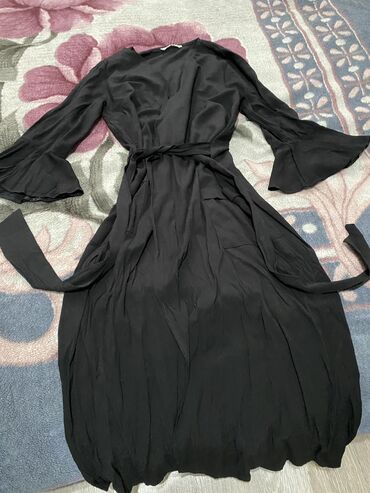 Вечерние платья: Вечернее платье, А-силуэт, Длинная модель, Атлас, С рукавами, С пайетками, M, XS, S — 10