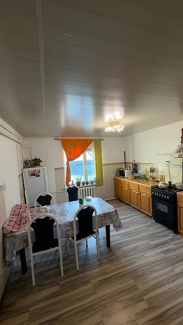 Продажа коттеджей и домов: 🏡 *Срочно продаётся дом !* 📐 Площадь участка : 4’5 сотых 📐 Площадь — 11