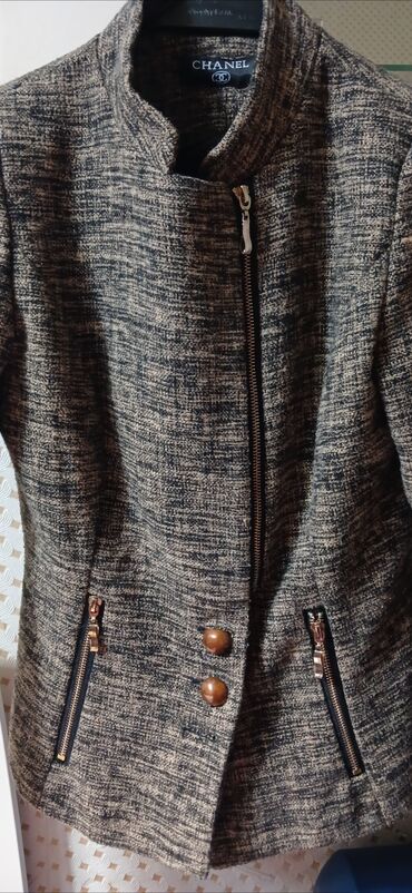 qadinlar uecuen kismir palto: Женская куртка Chanel, XS (EU 34)