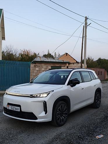 GAC: Gac aion i60 1.5 гибрид Белый на черном салоне 2026max комплектация — 3