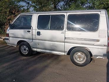 l300: Mitsubishi L300: 1990 г., 2 л, Механика, Бензин, Бус — 3
