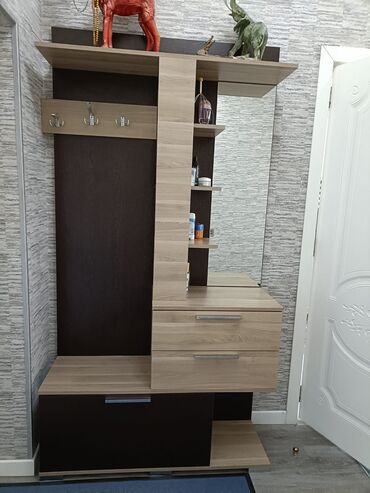 табуретки на кухню: Giriş üçün funksional dəhliz mebeli - Material: laminat/LDSP, iki