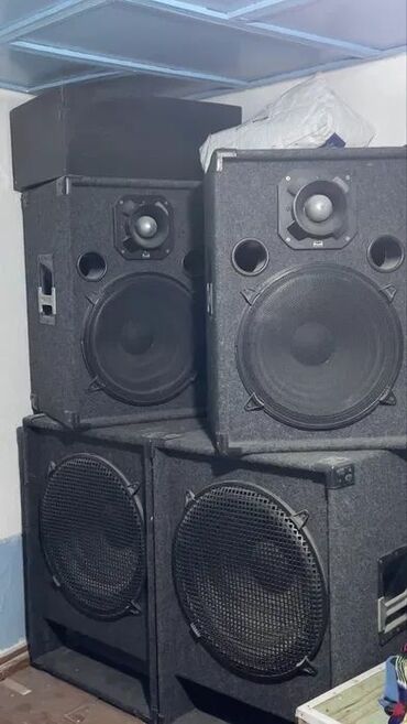 DJ-lər: Kalonka🔈, mikrofon🎤, DJ🕴🏼, fotoqraf📷, isiqlar🪩, tustu aparati