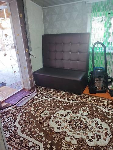 Продажа коттеджей и домов: Продается одноэтажный дом с закрытым двором и хозпостройками. - — 19