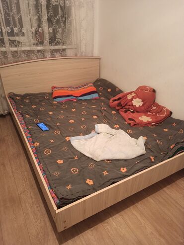 двухспальной кроват: Кровать, Б/у
