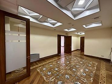 premium development: 🏢 Офис 247 м² в БЦ | Золотой квадрат Бишкека. Предлагается в — 4
