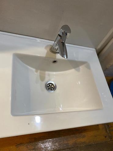 Ağ rəngli seramik hamam/lavabo dəsti - Tezgahüstü düzbucaqlı lavabo