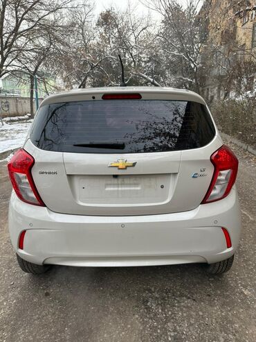 Chevrolet: Chevrolet Spark: 2017 г., 1 л, Вариатор, Бензин, Хэтчбэк — 4