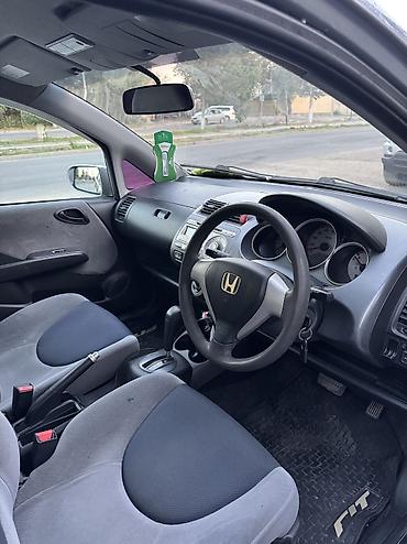 хэтчбек машина: Honda Fit: 2004 г., 1.3 л, Вариатор, Газ, Лифтбек — 9