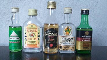 Ostali predmeti za umetnost i kolekcionarstvo: Mini Bottle unučići fraklići čokanji IV Kao sa slika — 9