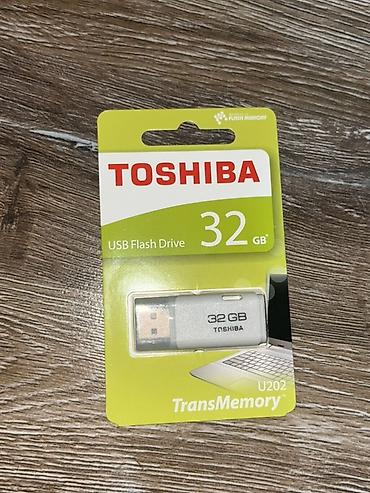 windows surface: USB флеш-накопитель Toshiba TransMemory U202, 32 ГБ. Компактная — 1