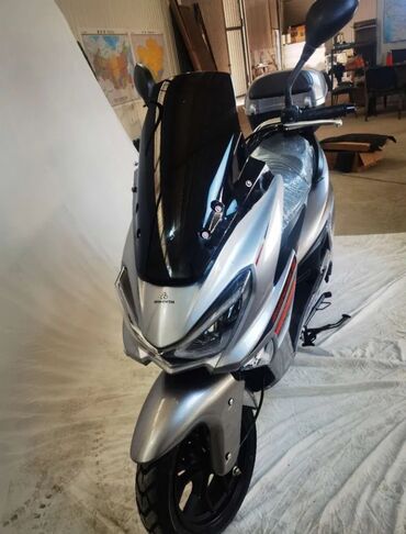 хонда мопед: Скутер түрү Honda, 125 куб. см, Бензин, Жаңы, Бөлүп төлөө менен