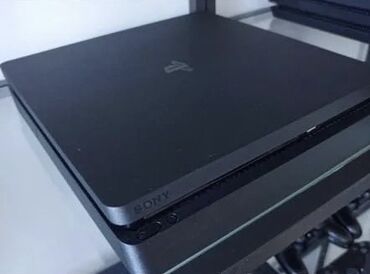 psp 4: Продаю Sony playstation 4 slim Хорошее состояние два джойстика в