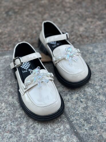 детская обувь оптом: Срочно продаю обувь оптом . Производство Пекин. Размеры по одной