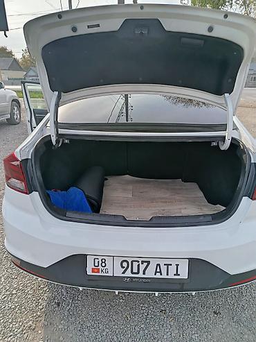 Транспорт: Hyundai Elantra: 2018 г., 2 л, Автомат, Бензин, Седан — 8