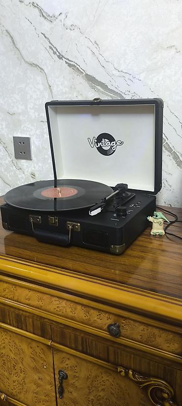 korq pa 800: Vinil pleyer satılır 🎶 Çamadan tipli vinil pleyer satılır. Cəmi 6-7 — 1