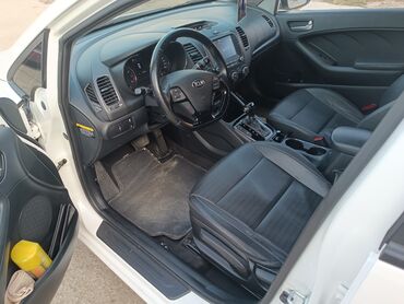 Kia: Kia K3: 1.6 l | 2017 il Sedan — 14