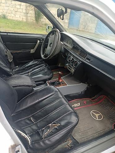 maşın satışı: Mercedes-Benz 190 (W201): 0.2 l | 1993 il Sedan — 4